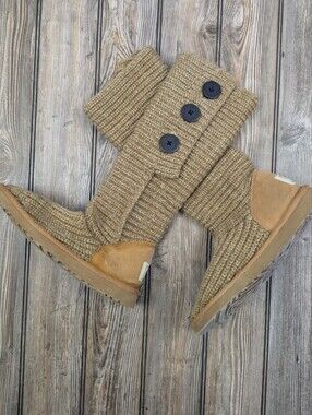 STAINED UGG Australia Classic Cardy Knit Boots Sand Tan Button Up 5819 Size 9